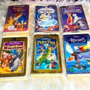 Set of 6 Disney VHS movies. Very good condition. Fast shipping.
